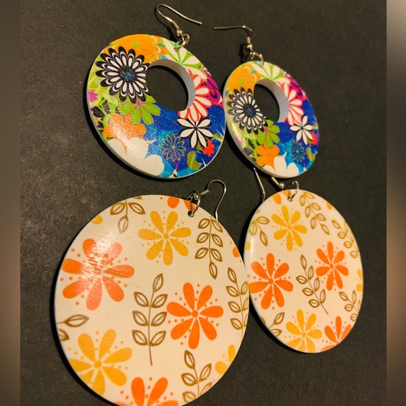 CUTE ARTISTIC EARRINGS - Picture 1 of 2